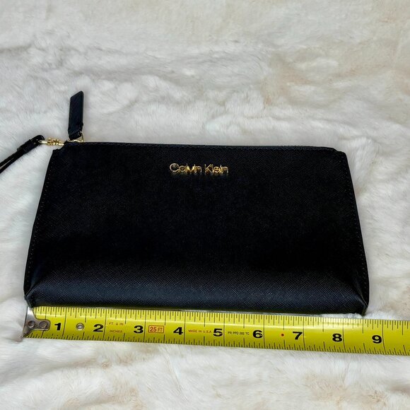 Calvin Klein Black Faux Saffiano Leather Zip Wristlet Clutch Wallet EUC - Picture 14 of 16